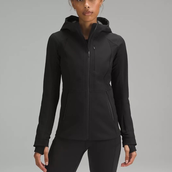 🆕Lululemon Cross Chill RepelShell Hooded Jacket in Black - Picture 3 of 17